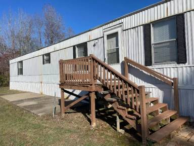 Main picture of 590 Shekinah Ln