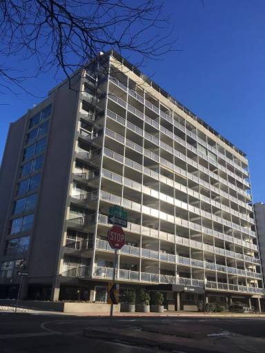 Main picture of 888 N Logan St
