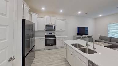 Main picture of 41 Leviathan Ct N