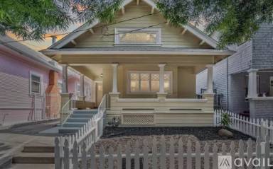 Main picture of 2334 Waverly St