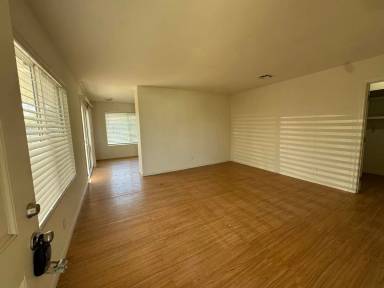 Main picture of 5344 Heather St
