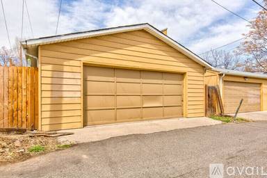 Main picture of 2648 N Marion St