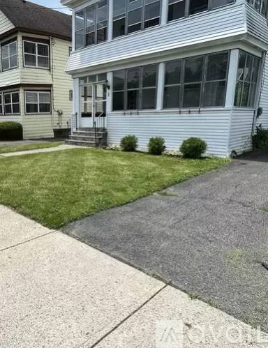 Main picture of 1 Forest Ave