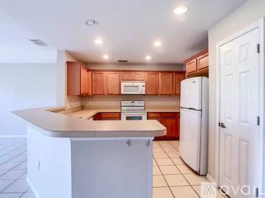 Main picture of 2424 Hassonite St