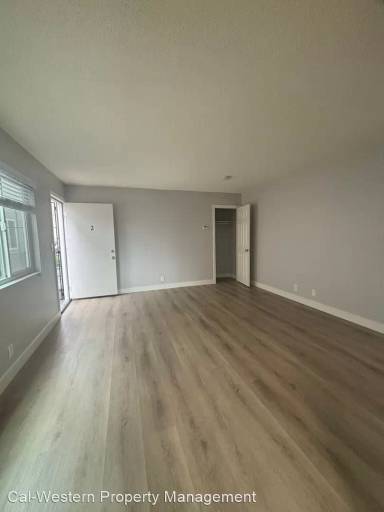 Main picture of 4230 Payne Ave