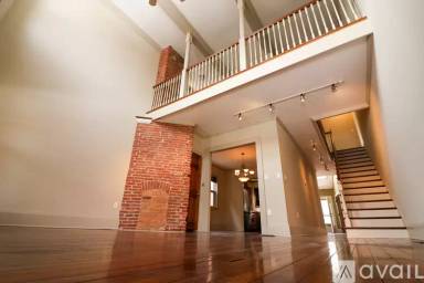 Main picture of 1782 W 28th St
