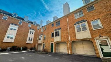 Main picture of 517 W 20th St
