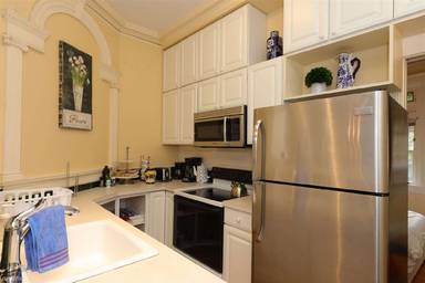Main picture of 306 Commonwealth Ave