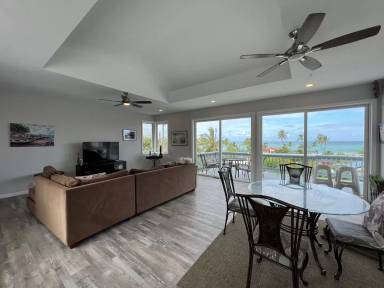 Main picture of 864 Aalapapa Dr