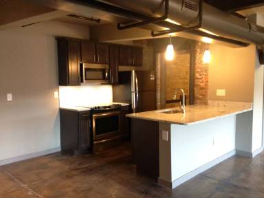 Main picture of 926 Commerce St