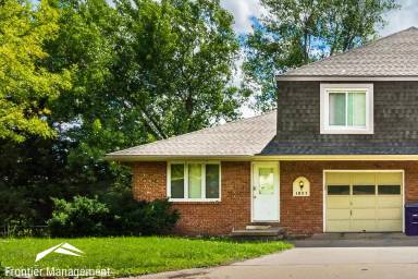 Main picture of 1900 Crescent Dr