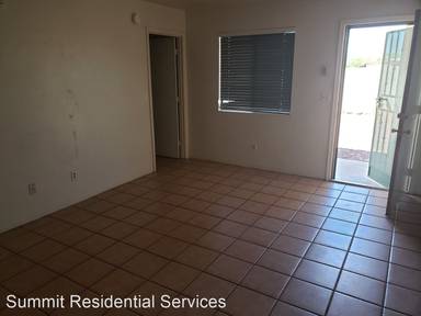 Main picture of 110 E Elm St