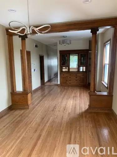 Main picture of 2127 S Harding Ave