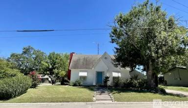 Main picture of 1002 W 3rd St
