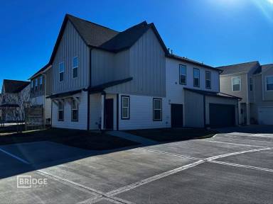 Main picture of 325 Huisache St