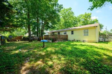 Main picture of 2556 Woodland Rd