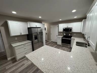 Main picture of 929 W 1st St