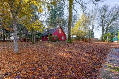 Main picture of 5115 NE Issler St