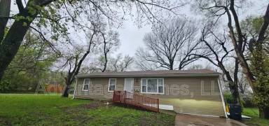 Main picture of 10716 Bennington Ave