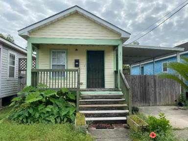 Main picture of 1713 Bartholomew St