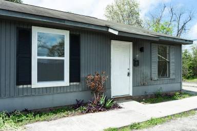 Main picture of 2009 Broad St