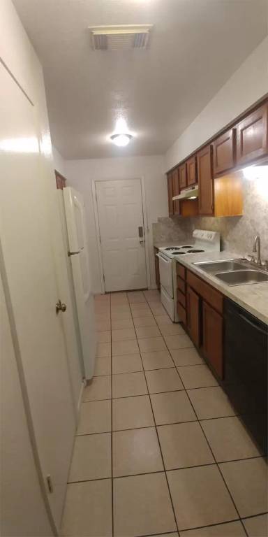 Main picture of 902 N Arcola St