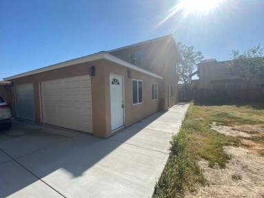 Main picture of 1474 Peach Ave