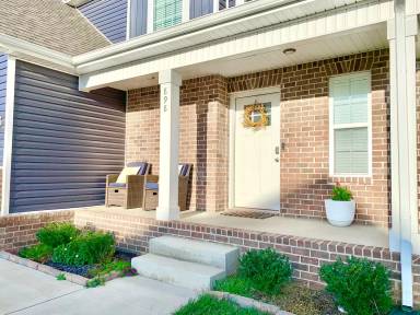 Main picture of 898 Limestone Way