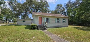 Main picture of 725 Powell Dr