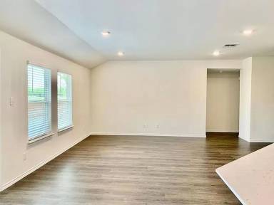 Main picture of 410 Goliad St