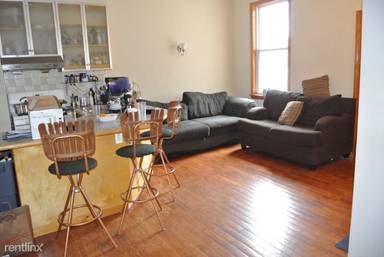 Main picture of 453 Cambridge St