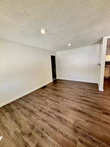 Main picture of 1934 Kenton St