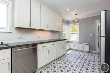 Main picture of 1394-1396 Sanchez St
