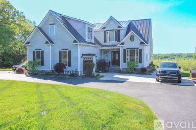 Main picture of 511 Riverview Ct