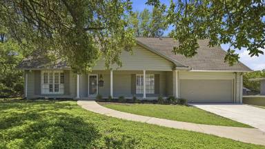 Main picture of 3206 Albin Dr