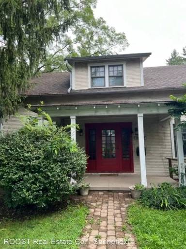 Main picture of 125 W Whiteman St