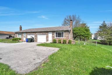 Main picture of 8008 Smoky Row Rd