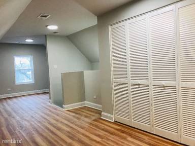 Main picture of 2857 W Belmont Ave