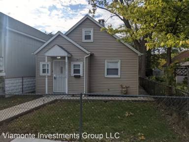 Main picture of 10916 S Hoxie Ave