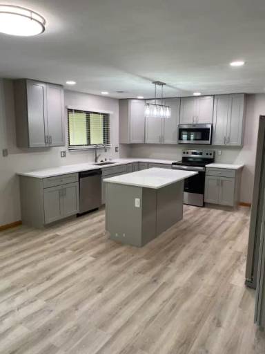 Main picture of 2302 Lakeview Dr