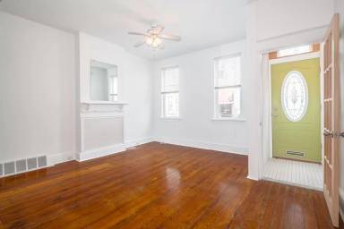 Main picture of 2214 Latona St