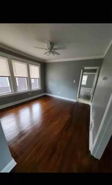 Main picture of 12014 S La Salle St