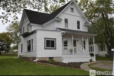 Main picture of 8319 Hickory Ave