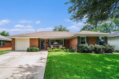 Main picture of 2306 Cheshire Ln