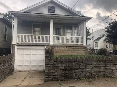 Main picture of 401 E 15th St