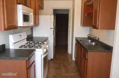 Main picture of 1345 N Howard Blvd