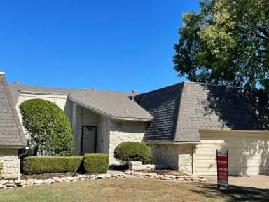 Main picture of 3915 E 60th Pl