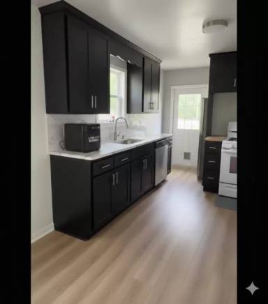 Main picture of 5055 Thomas St