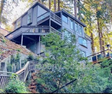 Main picture of 146 Ethel Ave