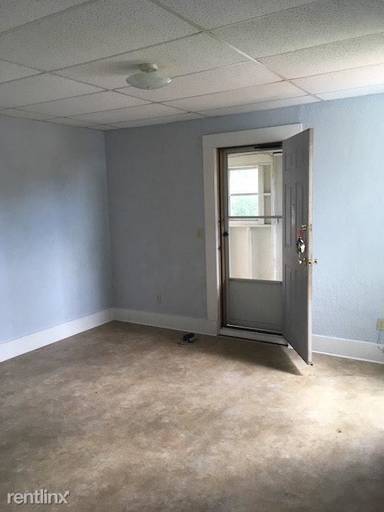 Main picture of 301 E Main St